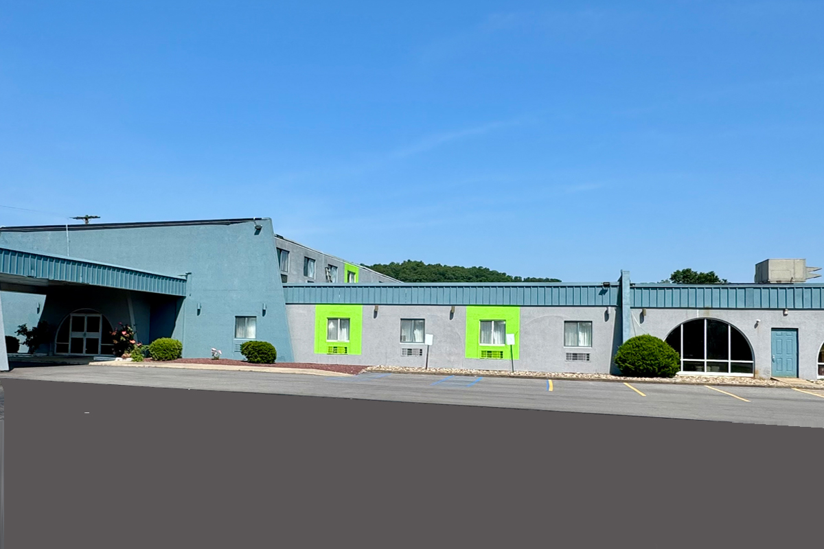 Inviting Hotel Exterior Inviting Hotel Exterior