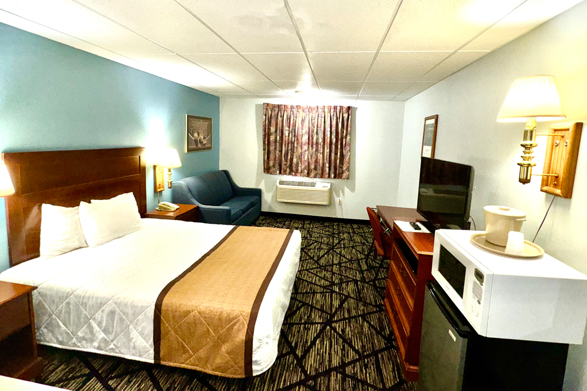 One Queen Bed Non-Smoking One Queen Bed Non-Smoking